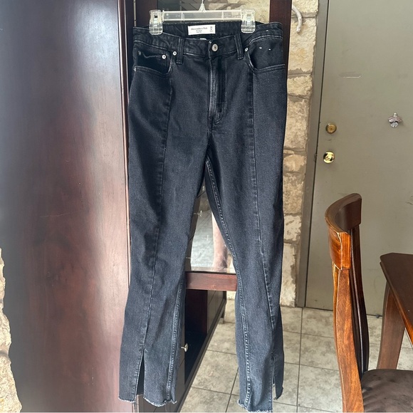 Abercrombie Curve Love split hem jeans size 28 / 6 - Picture 2 of 6
